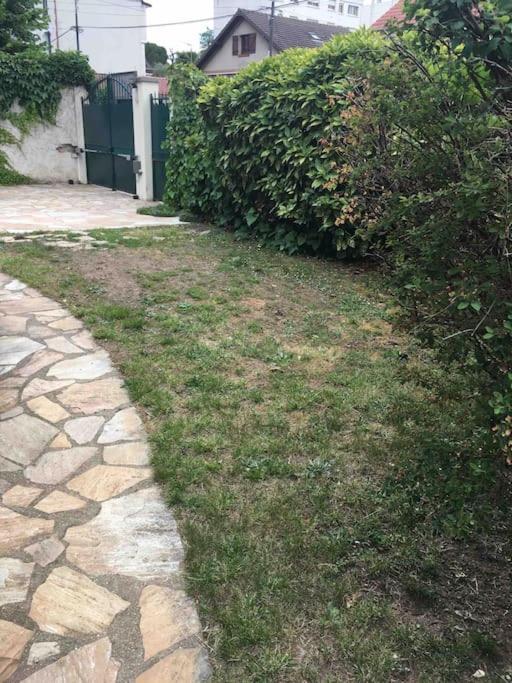 «  La Petite Maison » ....Des Grands Espaces... Saint-Maur-des-Fossés Buitenkant foto