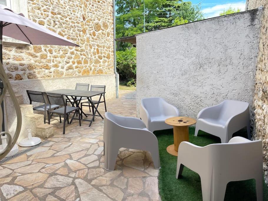 «  La Petite Maison » ....Des Grands Espaces... Saint-Maur-des-Fossés Buitenkant foto
